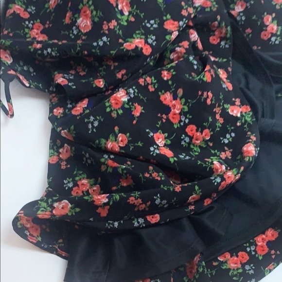 Floral black Express dress flowy size 2 - Picture 2 of 5